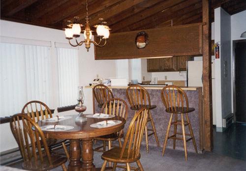 Timbers At Island Park Hotel Restaurant photo